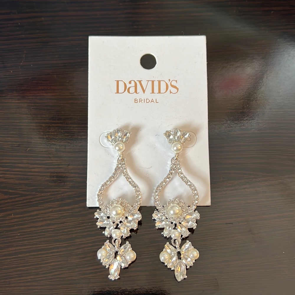 David’s Bridal Rhinestone/Pearl bridal earrings